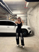 Jeans with whisker patterns