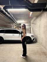 Jeans with whisker patterns